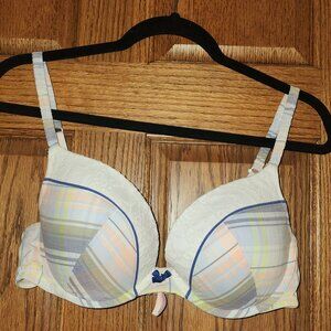 Victoria Secret plunge bra